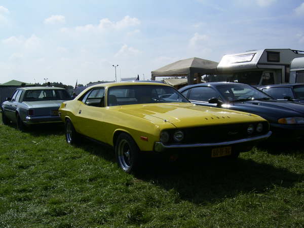 Challenger gelb
